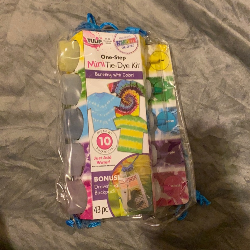 Never used of opened one step Mini Tie- Dye Kit